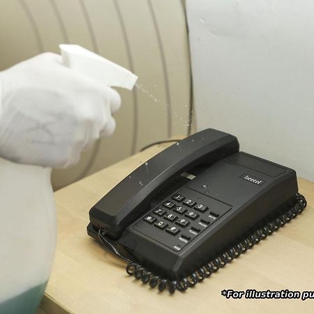 Collection O 76248 Hotel D Crown New Delhi Ngoại thất bức ảnh