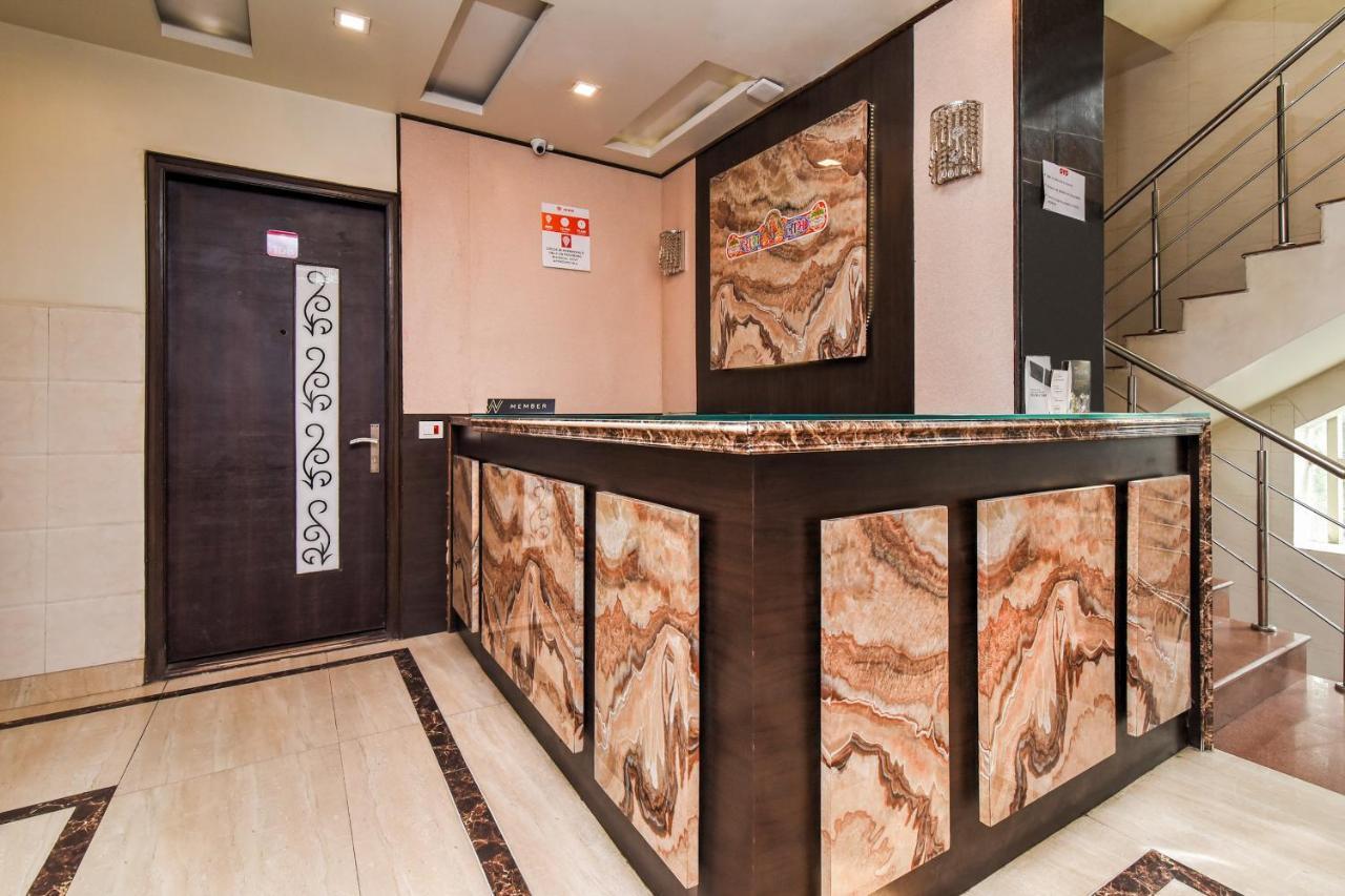 Collection O 76248 Hotel D Crown New Delhi Ngoại thất bức ảnh