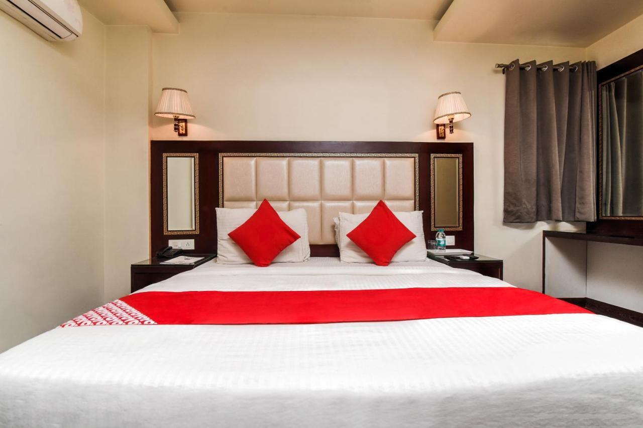 Collection O 76248 Hotel D Crown New Delhi Ngoại thất bức ảnh