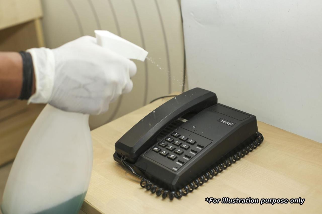 Collection O 76248 Hotel D Crown New Delhi Ngoại thất bức ảnh